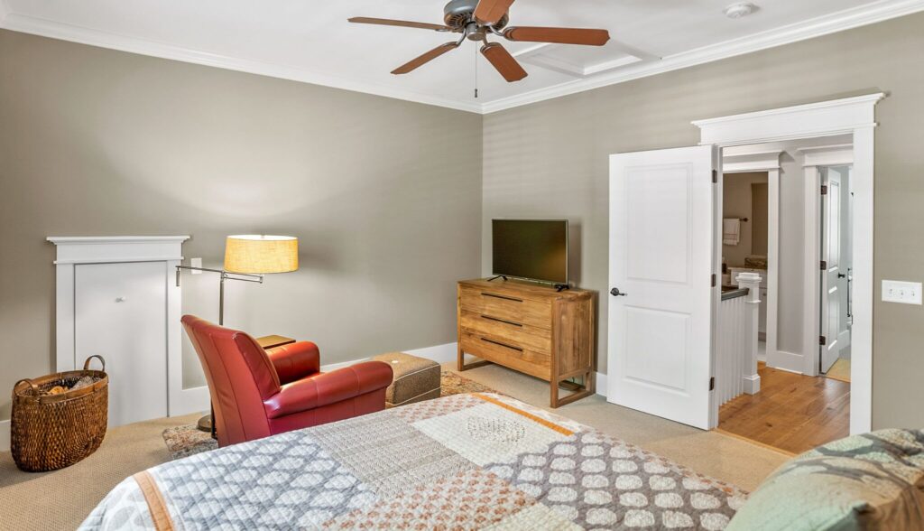 DSC06063-1-1-SMALL-1-scaled