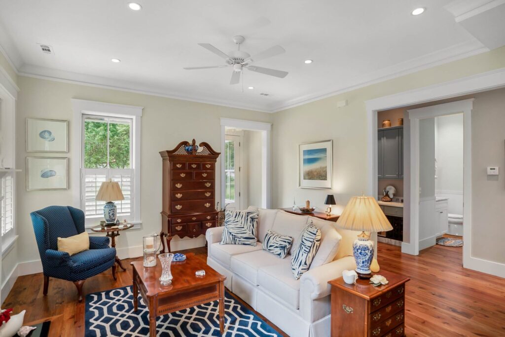 DSC06442-1-SMALL-scaled