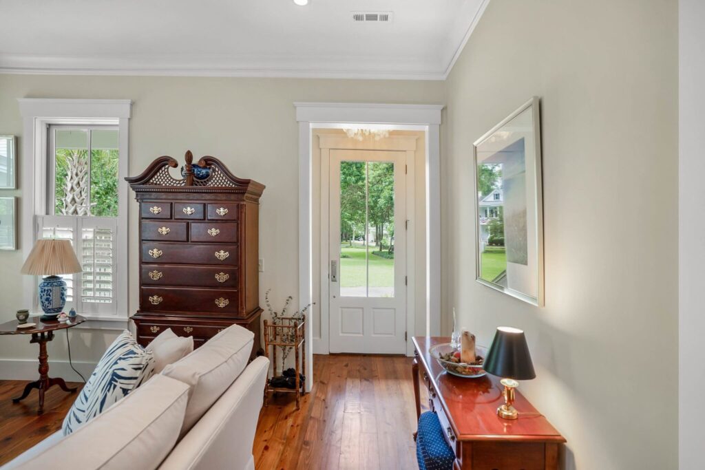 DSC06447-1-SMALL-scaled