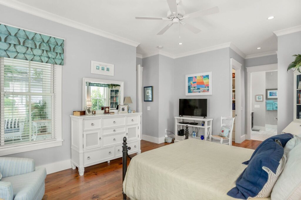 DSC06517-1-SMALL-scaled