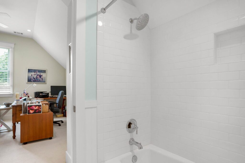 DSC06660-1-SMALL-scaled