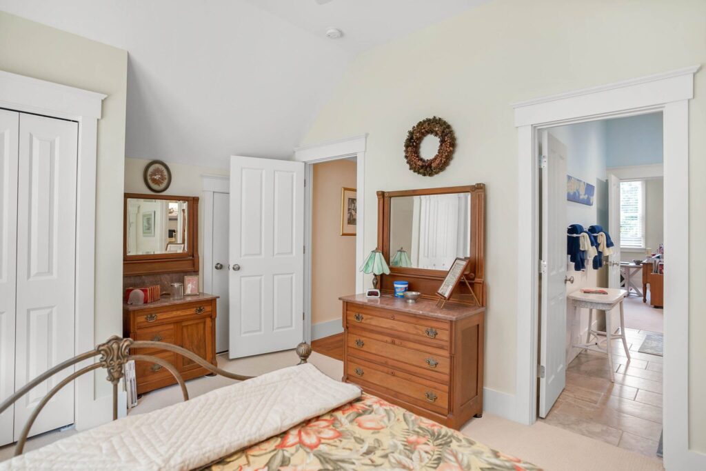 DSC06690-1-SMALL-scaled