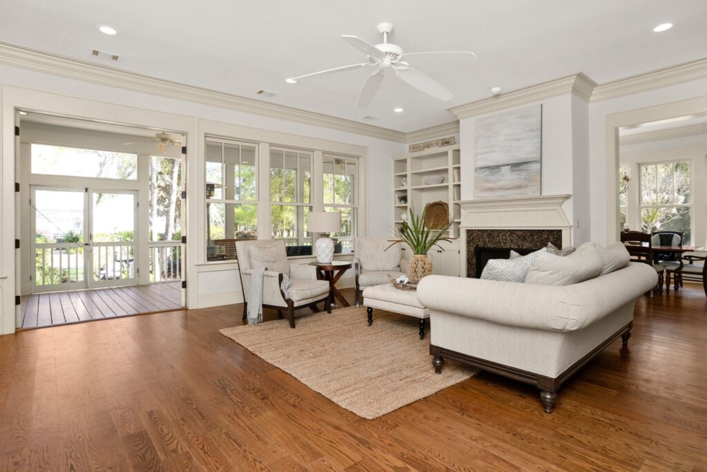 DSC07183-SMALL-scaled