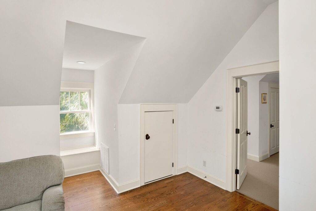 DSC07197-SMALL-scaled