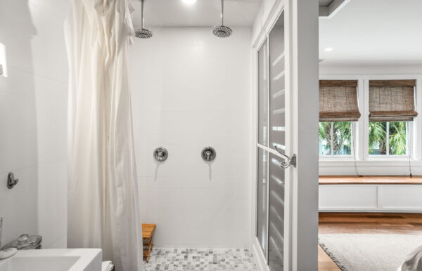 Pool Side Hideout - Image 24
