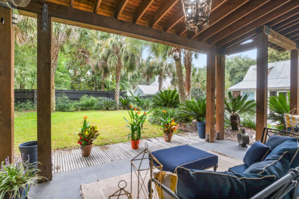Pool Side Hideout - Image 25