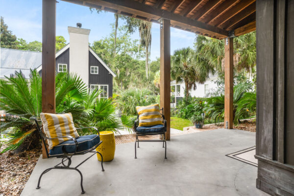 Pool Side Hideout - Image 27