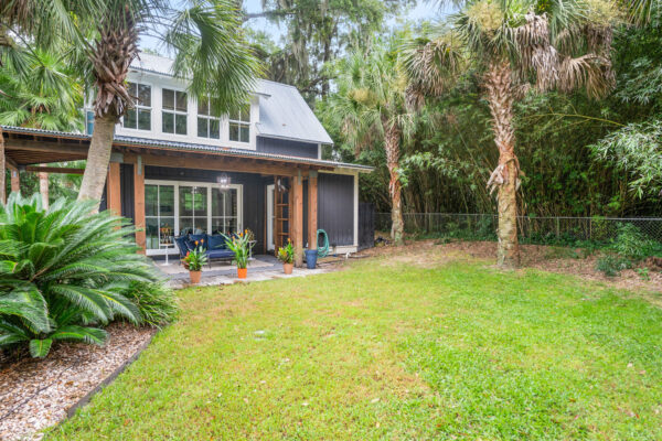 Pool Side Hideout - Image 29