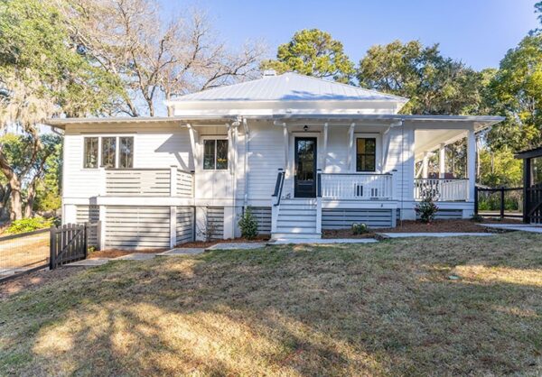 Oak Island Retreat (18386) - Image 4