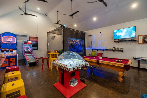 Barcade (20132) - Image 23