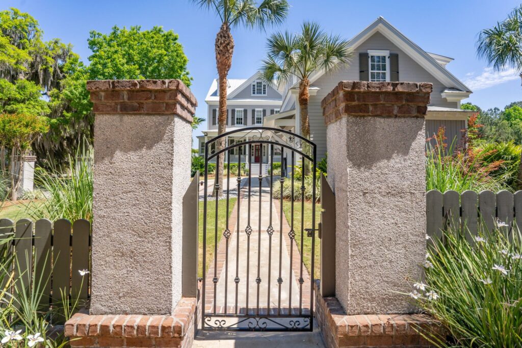 DSC09395-SMALL-scaled