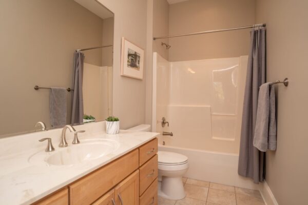 Horseshoe Manor - Image 40