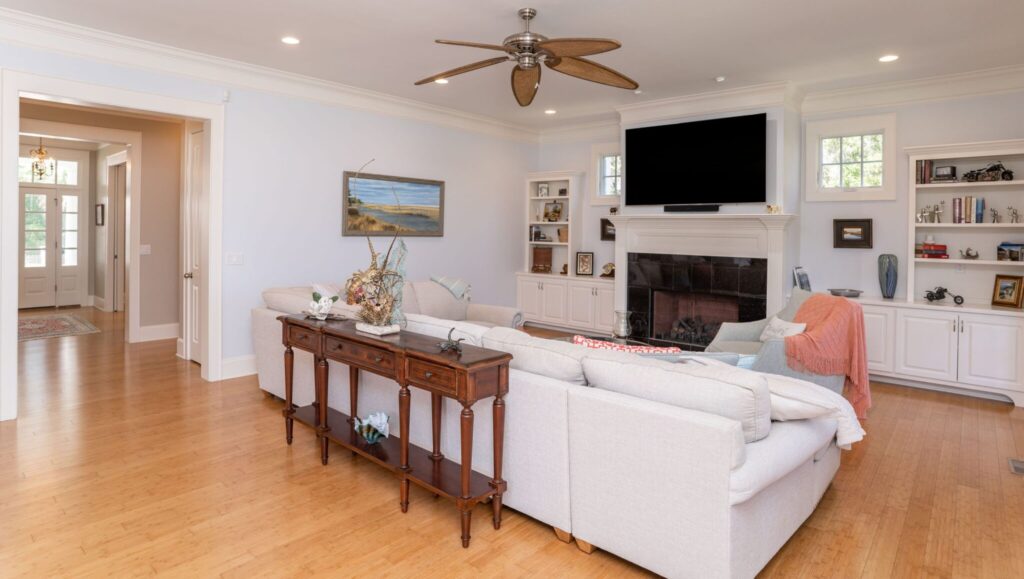 DSC09565-SMALL-scaled