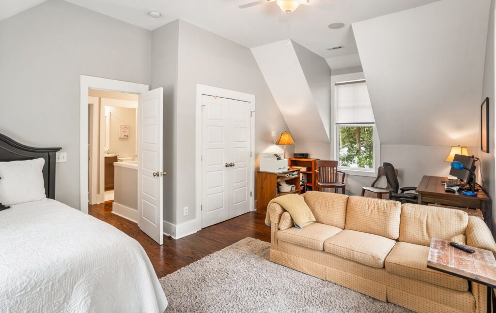 DSC09761-140-SMALL-scaled