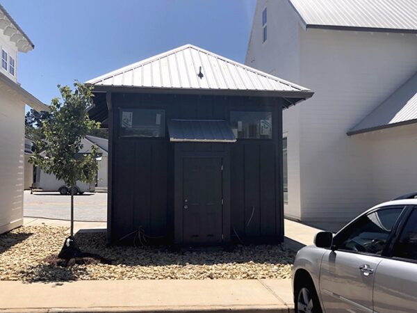 18202J Restroom - Image 5