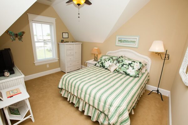 Parrot Creek Cottage - Image 9