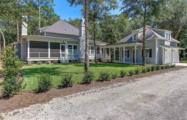 143207 Garage - Image 2