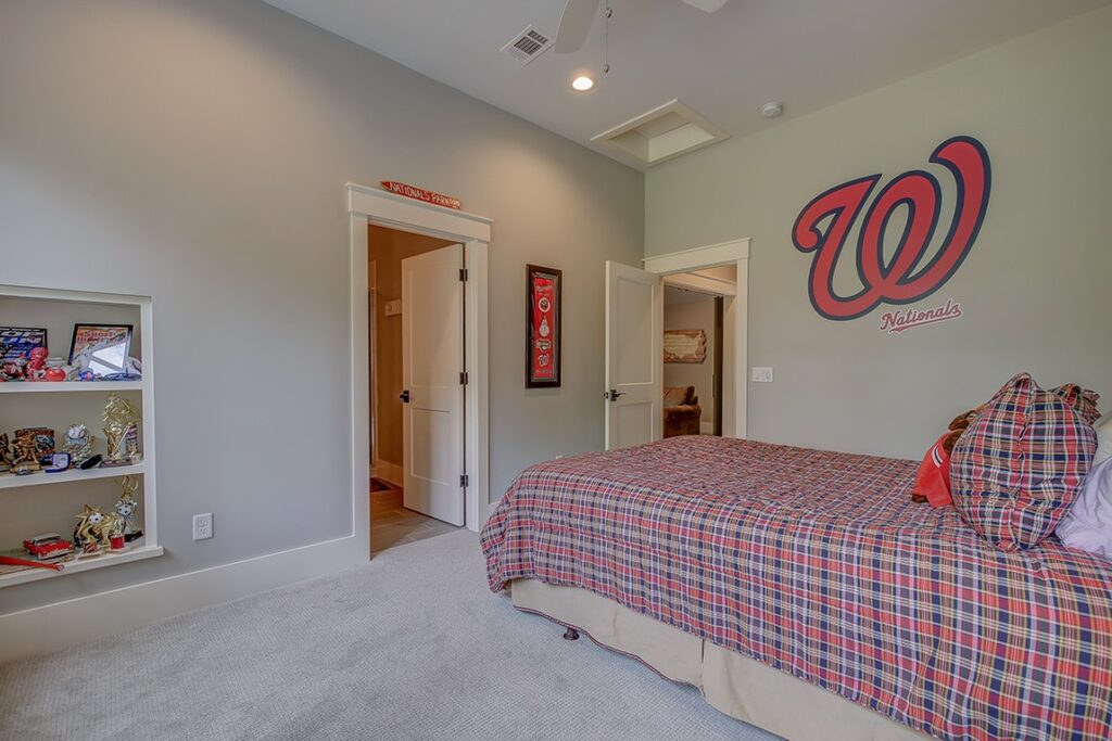 RB-19-Sandy-Hill-Ln-Int-42