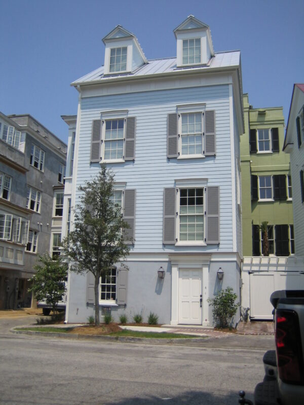 Morris Square Townhouse 11 - Image 3