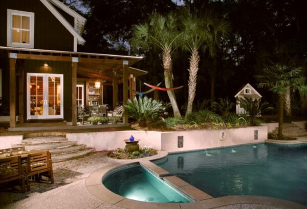 Pool Side Hideout - Image 4