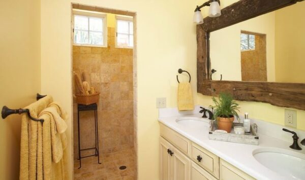 Whisper Creek Cottage - Image 9