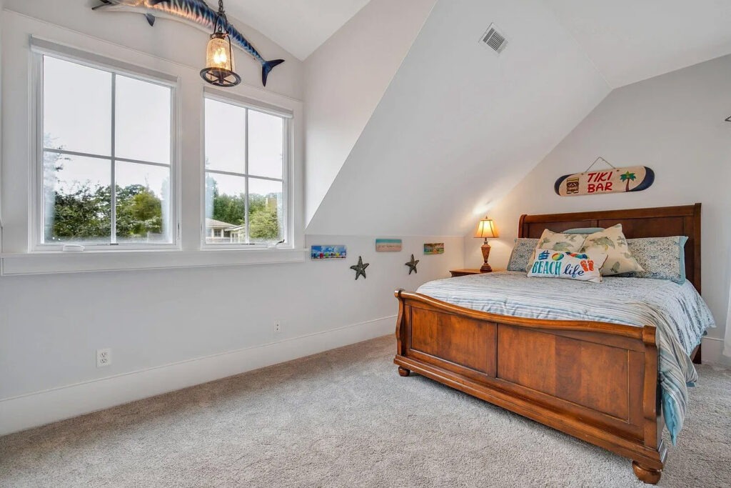 300ce0a1ef0dfc48b8bf358101bea7fb-uncropped_scaled_within_1344_1008 copy