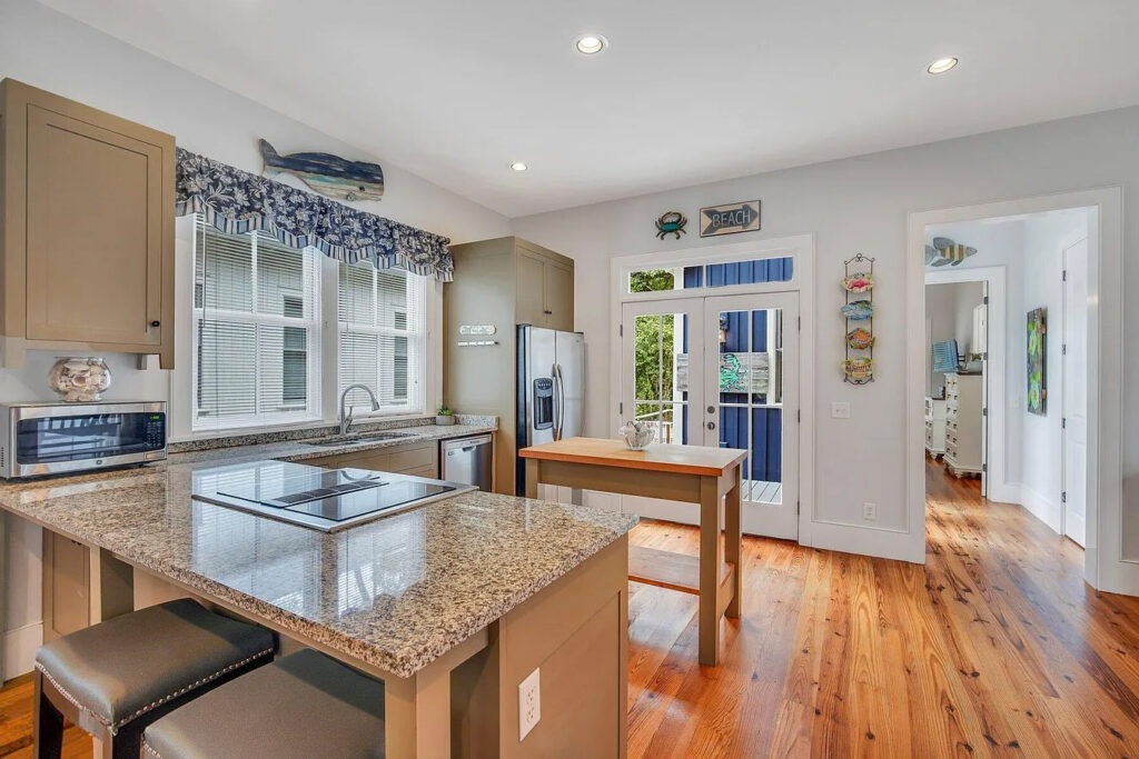 ab10fff602a83d1dc2cac840b654fa55-uncropped_scaled_within_1344_1008 copy