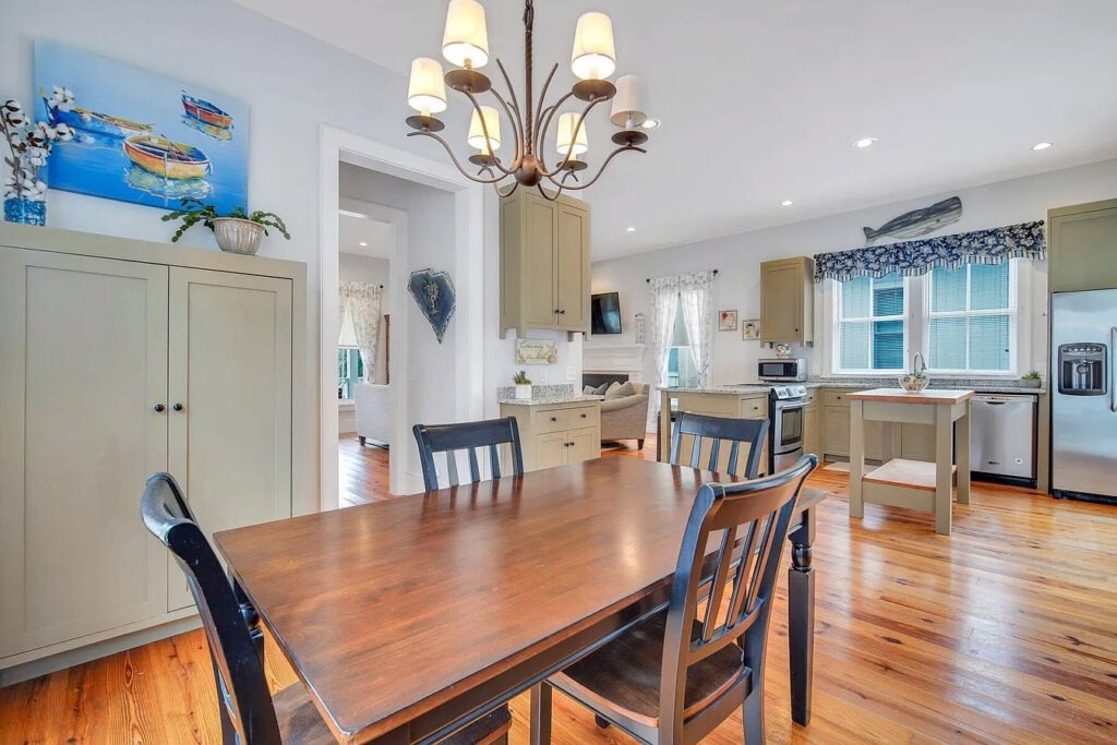 e5adc5a79b4d158eaa4f8d3a0fcaf57f-uncropped_scaled_within_1344_1008 copy