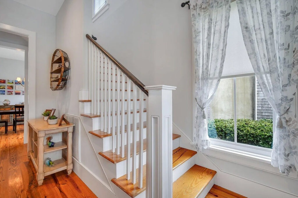 f92447ca243580c677bbf17ecd9da421-uncropped_scaled_within_1344_1008 copy